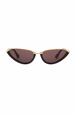 Óculos cat eye preto com detalhes dourados